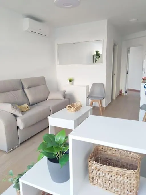 Completo Estudio Con Piscina En La Playa La Cala Del Moral